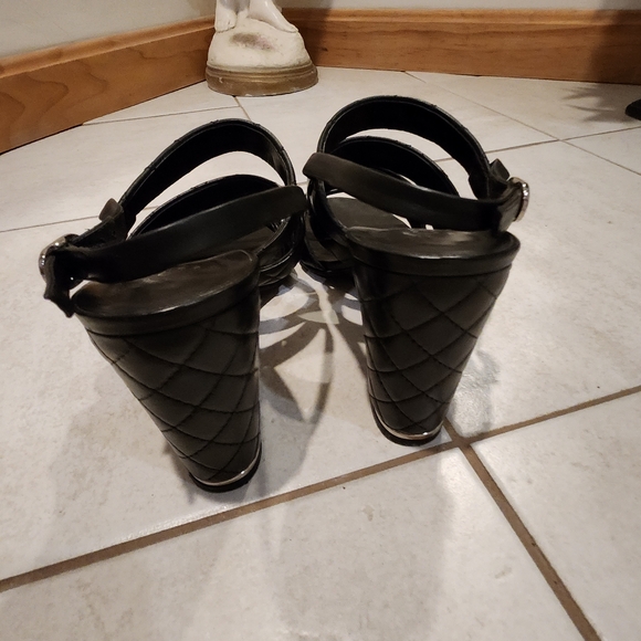 CHANEL strappy heels 42/10 - Picture 5 of 7